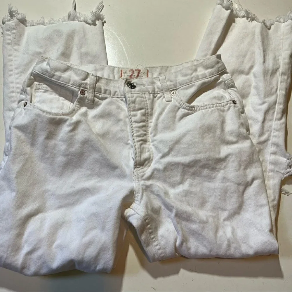 FREE PEOPLE Maggie Mid-Rise Straight-Leg Jeans / Optic White Size 27 Raw Hem